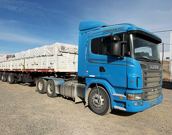 Batea de CYH S.A. Transportes en trabajo
