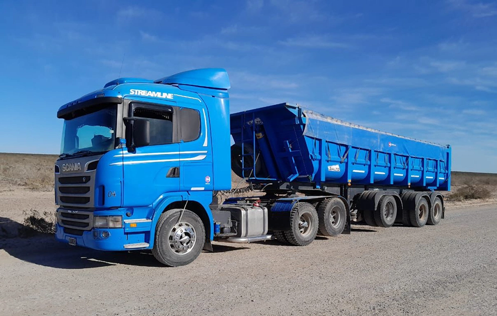 Tolva de transporte de cargas — CYH S.A. Transportes