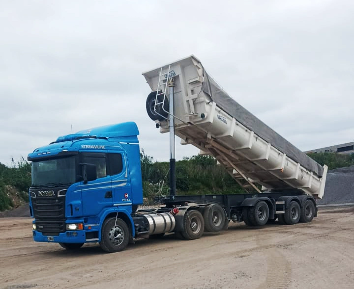 Flota de camiones CYH S.A. Transportes