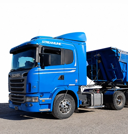 Camión con batea para transporte de materiales — CYH S.A. Transportes